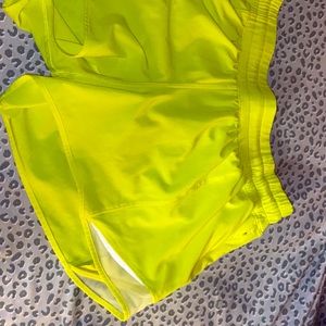 size 8 4inch lululemon hotty hot shorts